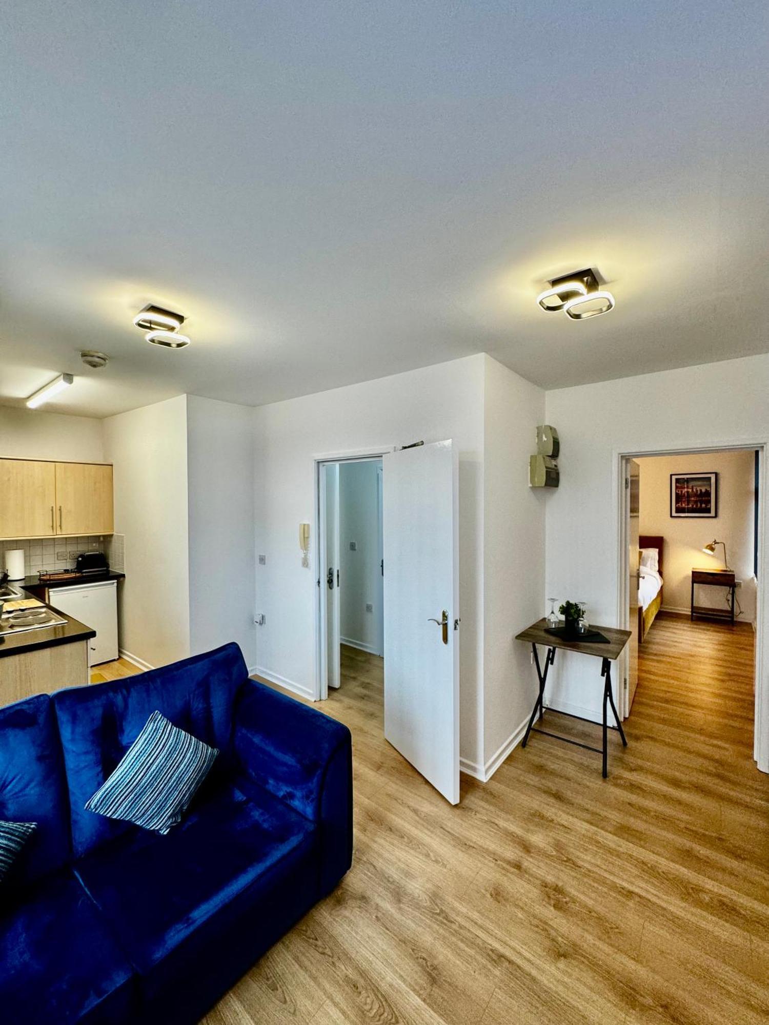 Rnm - Business Professional & Top Choice, Private Access & Entire Place, Kitchen & Washroom With Amenities, Smart Tv, Easy Access, Fast Wifi, Parking Nearby, Great Transport Links Гейлсовен Екстер'єр фото